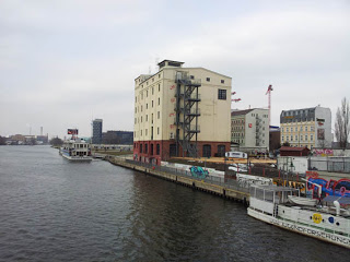 Pearl's Harbor Blog: Berlin, Hostel an der Spree, Shopping Tripp