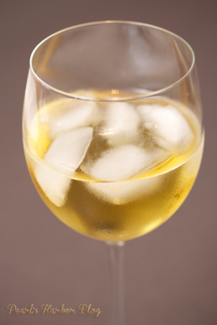 Pearl's Harbor Blog - Weinglas mit Eis und Secco - Traubensecco aus der Pfalz