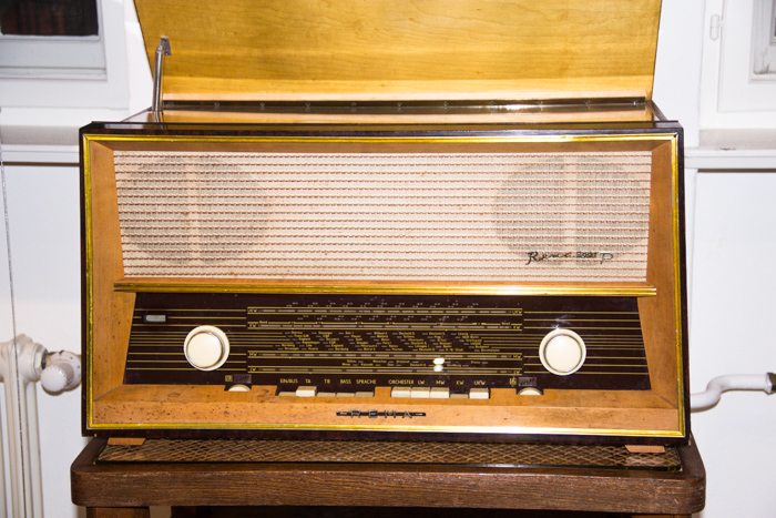 Altes Radio aus der Ausstellung des Deutschen Technikmuseums in Berlin