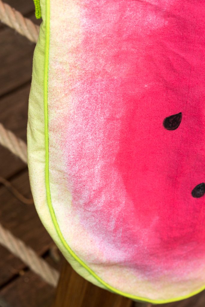Paspelband als Gestaltungselement einer Tasche in Melonenoptik