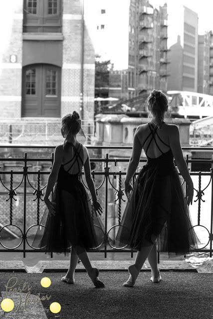 2 Ballerinas in der Speicherstadt Hamburg Outdoorfotoshooting