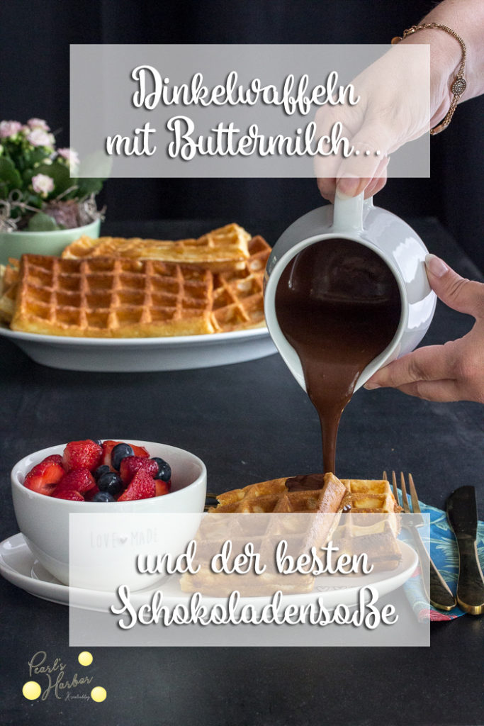 Dinkelwaffeln mit Schokoladensoße, Buttermilchwaffeln