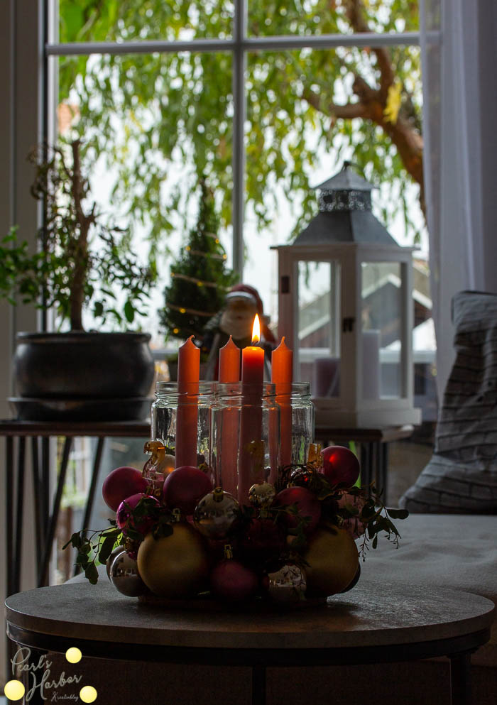 Weihnachtsdekoration im Wohnzimmer