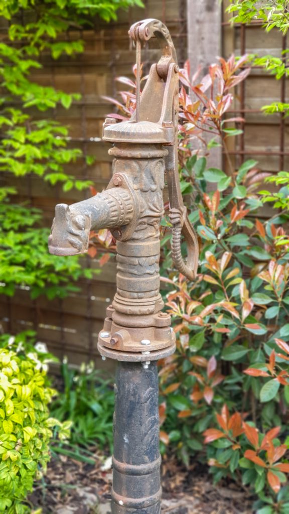 Brunnen mit Handschwengel